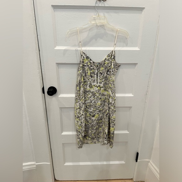 Splendid Dress - Picture 3 of 4